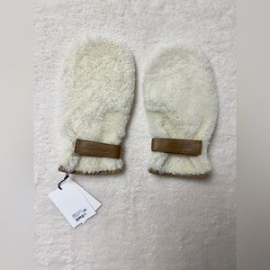 Jacquemus shearling leather mittens